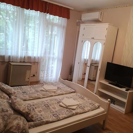 Orosháza Natasa Apartman מראה חיצוני תמונה