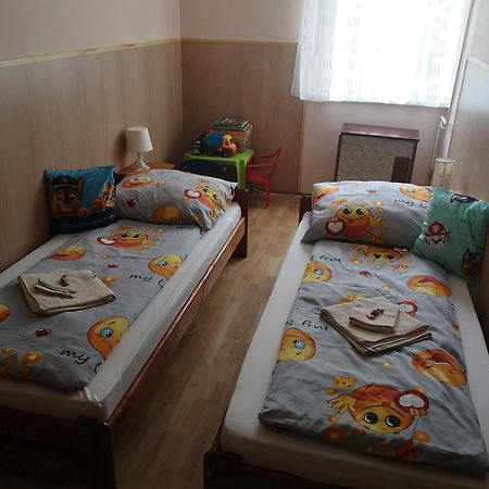 Orosháza Natasa Apartman מראה חיצוני תמונה