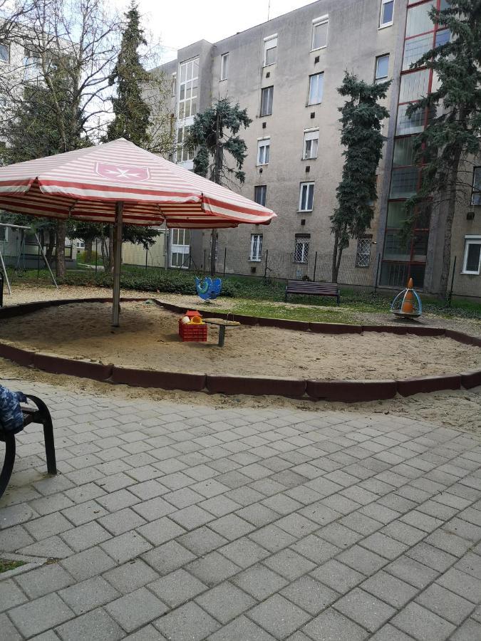 Orosháza Natasa Apartman מראה חיצוני תמונה
