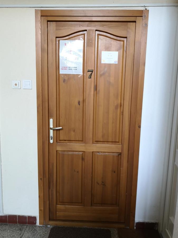 Orosháza Natasa Apartman מראה חיצוני תמונה