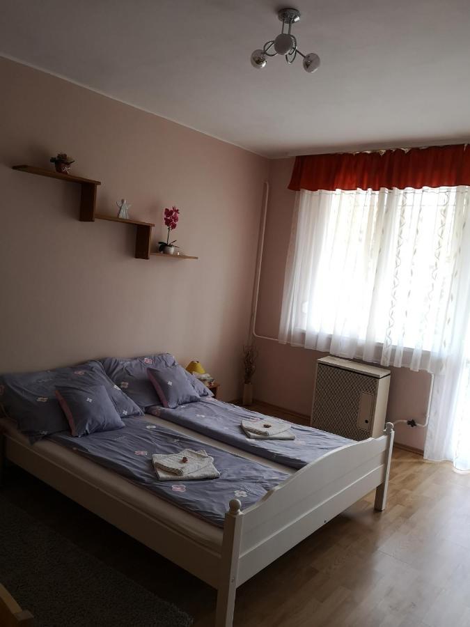 Orosháza Natasa Apartman מראה חיצוני תמונה